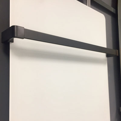 Barra portasciugamani cromata per radiatori