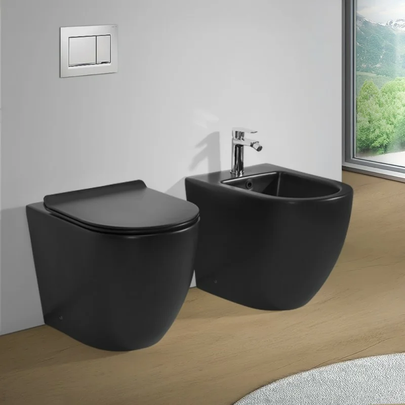 Sanitari Filomuro in ceramica nera opaca con copriwc e scarico a tornado Tokyo